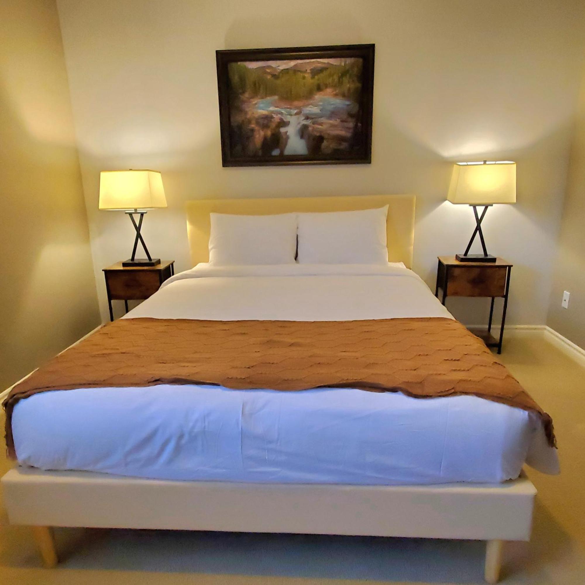Private 2 Bedrooms Suite Near Hwy 1, Cultus Lake, Heritage Park, Fishing, Coliseum Chilliwack Bagian luar foto