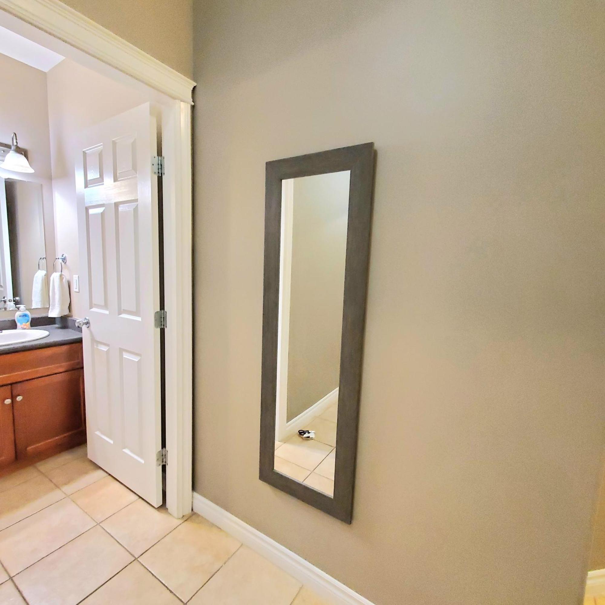 Private 2 Bedrooms Suite Near Hwy 1, Cultus Lake, Heritage Park, Fishing, Coliseum Chilliwack Ruang foto